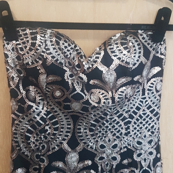 Chico dress - Picture 2 of 8